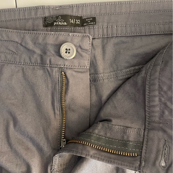 Prana Grey Elle Shorts Size 14/32 5 Inch Inseam Cotton Stretch Mid Rise - Picture 4 of 12